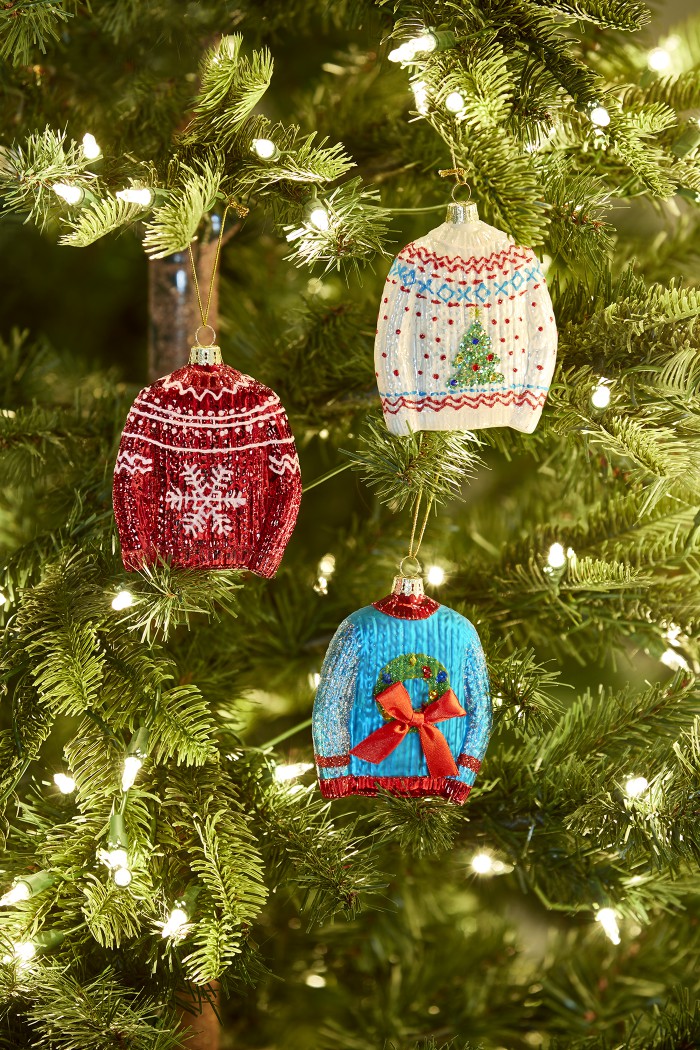 These Aldi Christmas Ornaments Are Perfect For Winking Owl Wine Fans