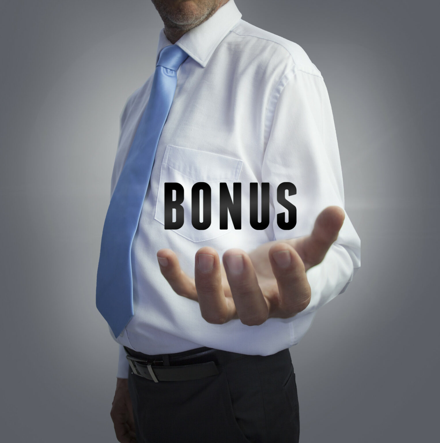 What Bonuses Does Walmart Give To Employees?